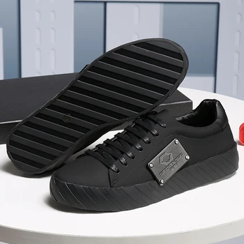 2020 nauja rudens ir žiemos oda atsitiktinis valdybos batai plokščiadugnės mažos viršų batai aukštos klasės madingi vyriški batai