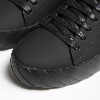 2020 nauja rudens ir žiemos oda atsitiktinis valdybos batai plokščiadugnės mažos viršų batai aukštos klasės madingi vyriški batai