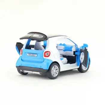 Nemokamas Pristatymas/Diecast Žaislo Modelis/1:24 Skalė/Smart Fortwo Automobilių/Traukti Atgal/Garso & Light Car/Švietimo Surinkimo/Dovana/Small