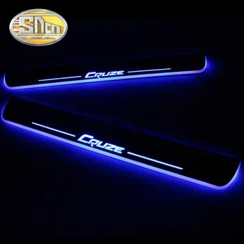 SNCN 4PCS Akrilo Juda LED Sveiki Pedalą Automobilis Nusitrinti Plokštė Pedalo Durų Slenksčio Kelias Šviesos Chevrolet Cruze 2016 2017 2018 16809